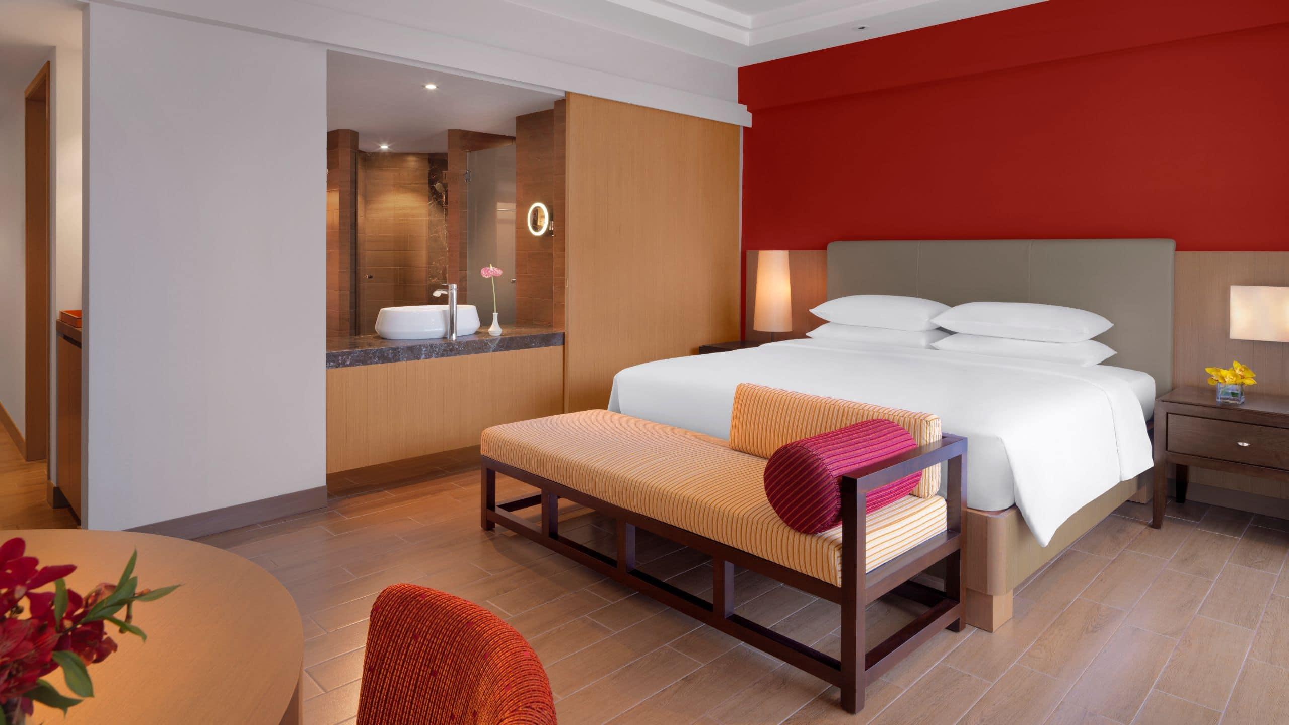 Hyatt Regency Kuantan Resort Εξωτερικό φωτογραφία A bedroom at the hotel