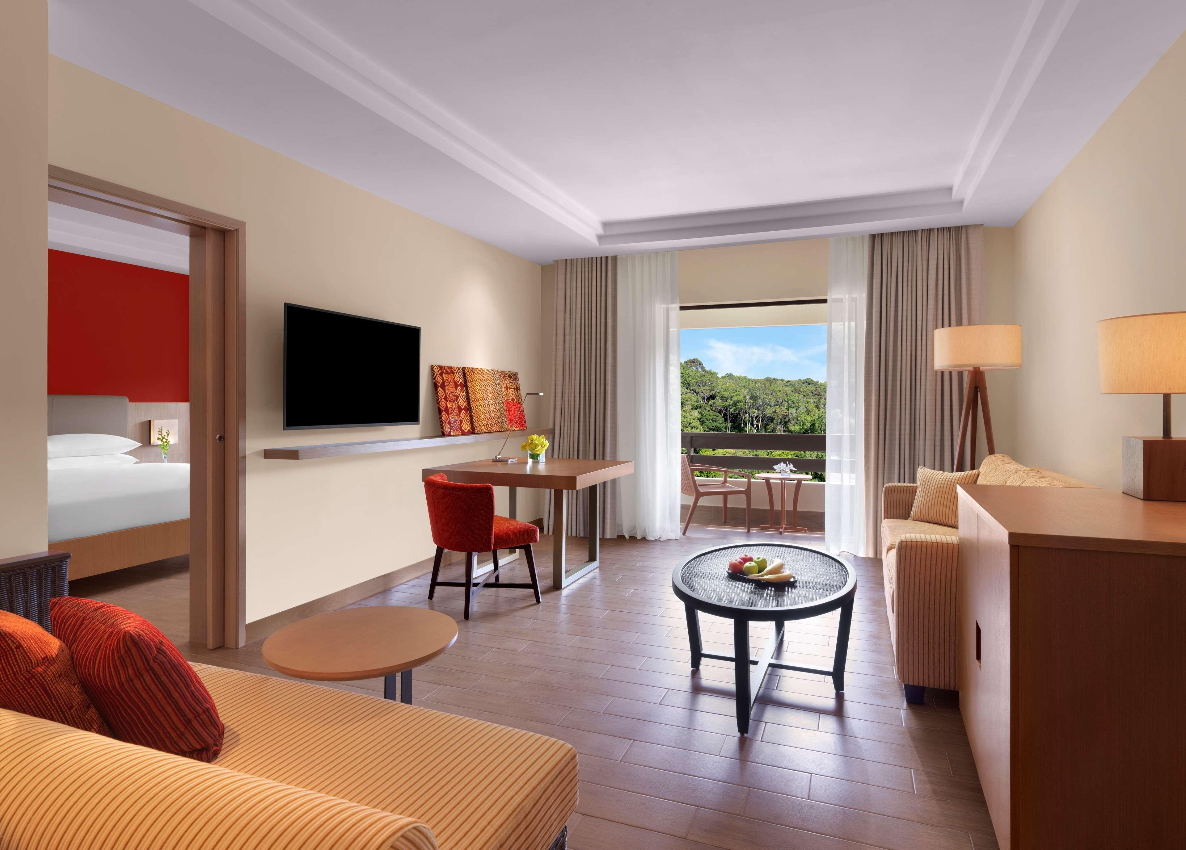 Hyatt Regency Kuantan Resort Εξωτερικό φωτογραφία A suite at the Hilton Athens