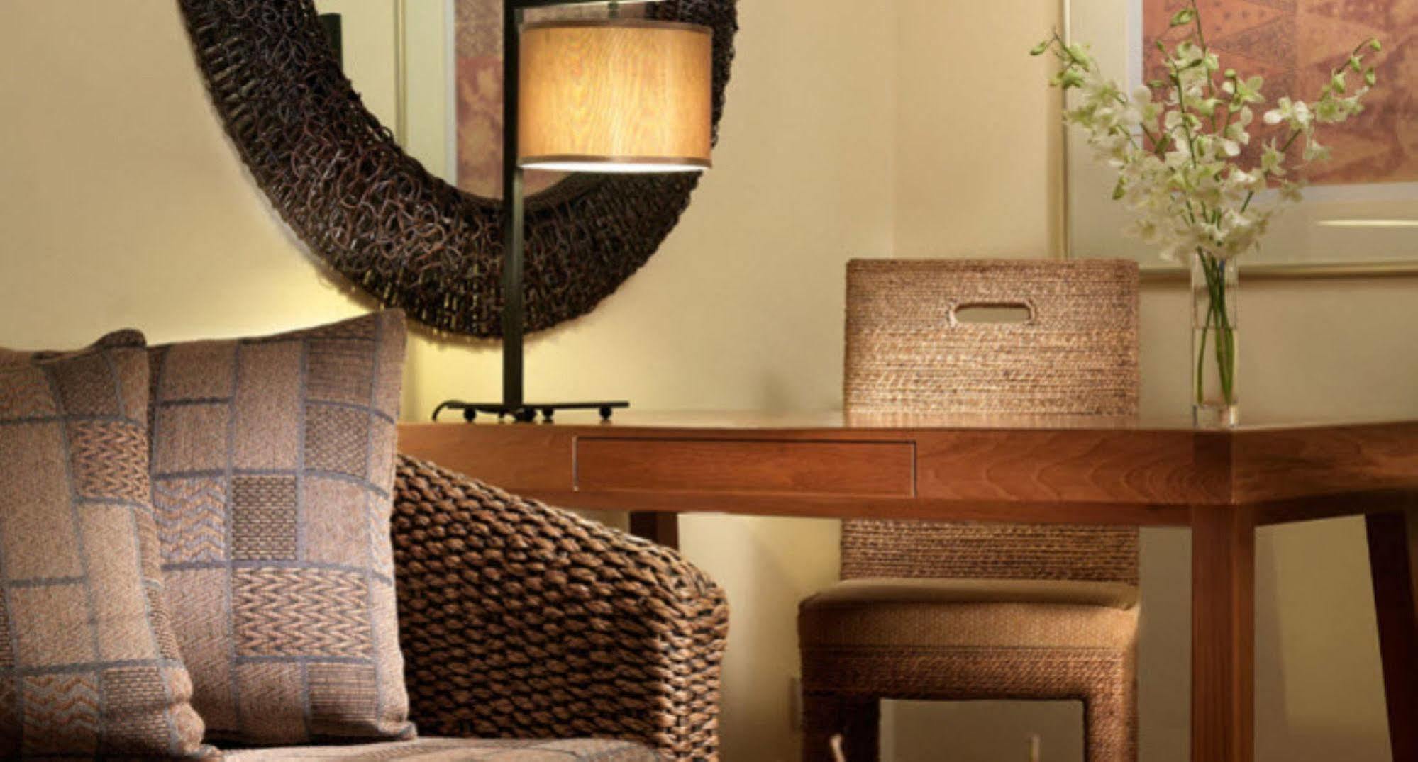 Hyatt Regency Kuantan Resort Εξωτερικό φωτογραφία A table lamp