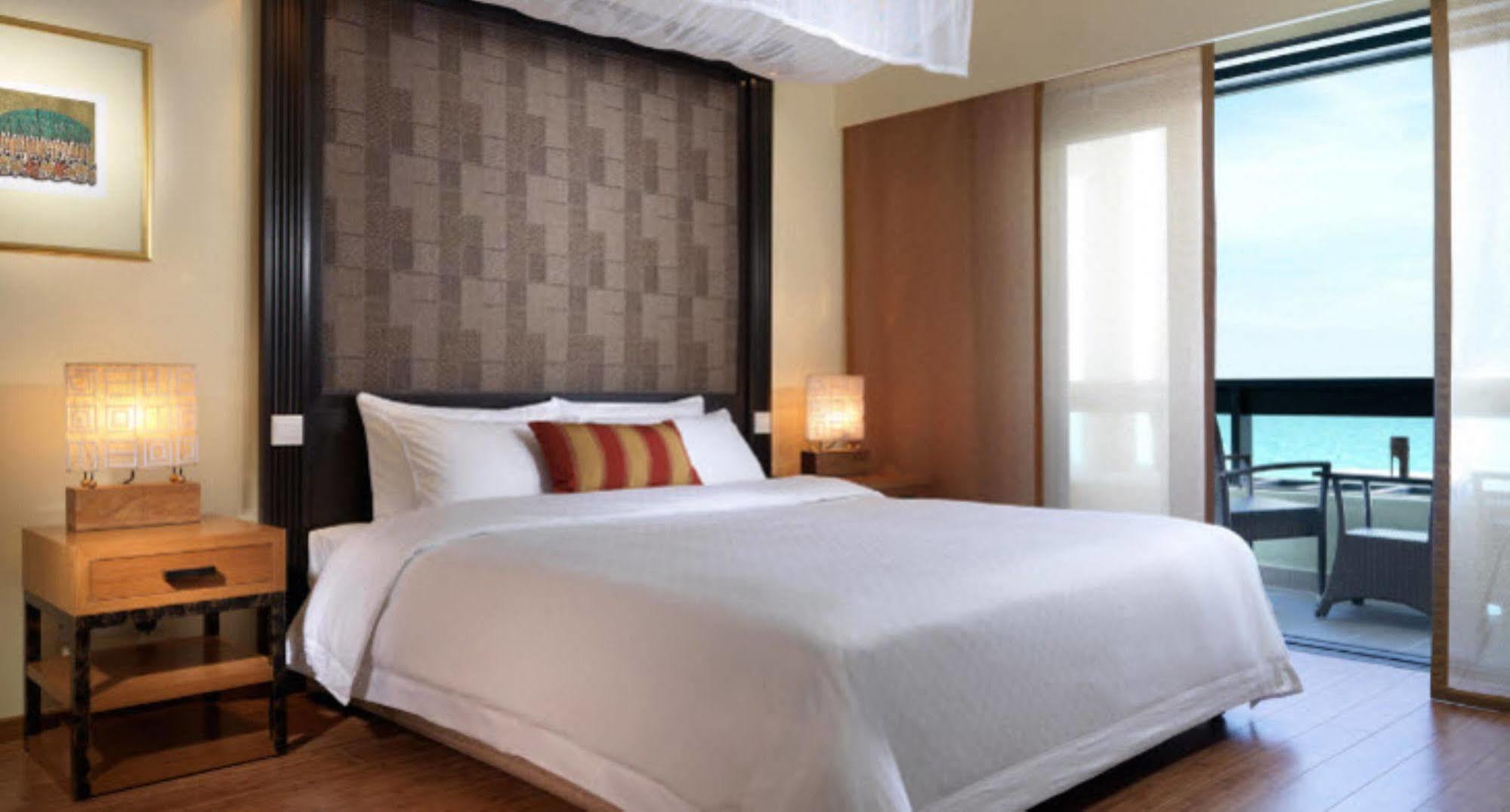 Hyatt Regency Kuantan Resort Εξωτερικό φωτογραφία A bedroom at the W Maldives